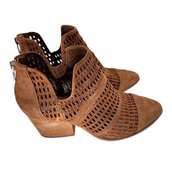 Vince Camuto Boots Womens Sz 7.5 Shoes Leather Ankle Booties Block Heel Pierced - Picture 5 of 12